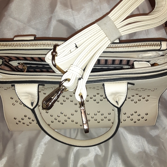 Purse - Picture 4 of 8